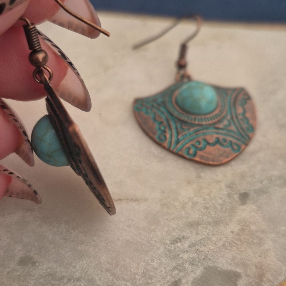 ♡♡♡Turquoise Stone Sheild Copper Earrings Tribal Rustic Cowgirl Jewelry - Picture 6 of 10
